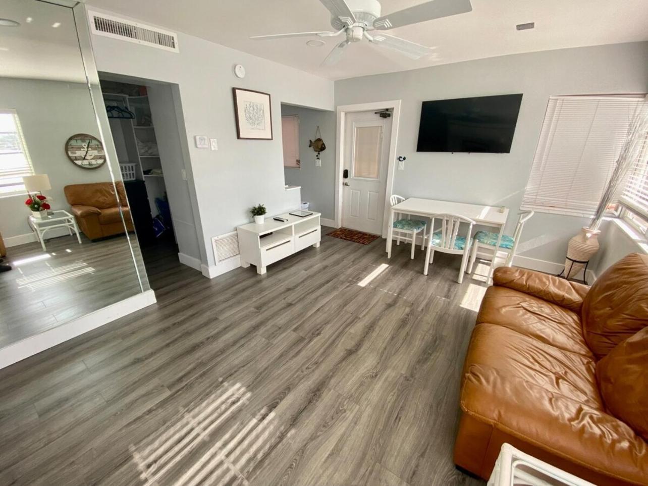 Studio Intracoastal Views! 5 Min Walk To The Beach Villa Pompano Beach Exteriör bild