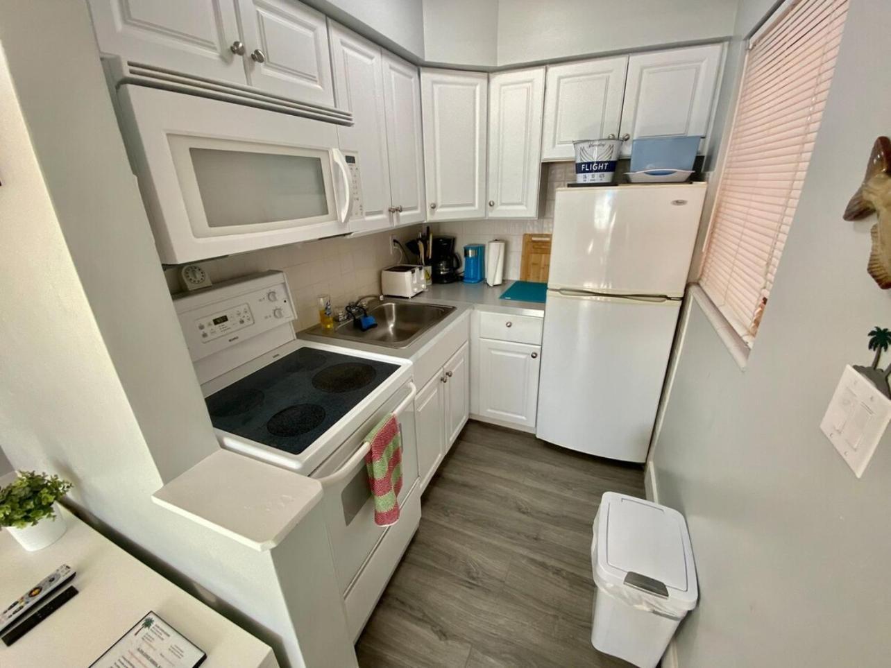 Studio Intracoastal Views! 5 Min Walk To The Beach Villa Pompano Beach Exteriör bild