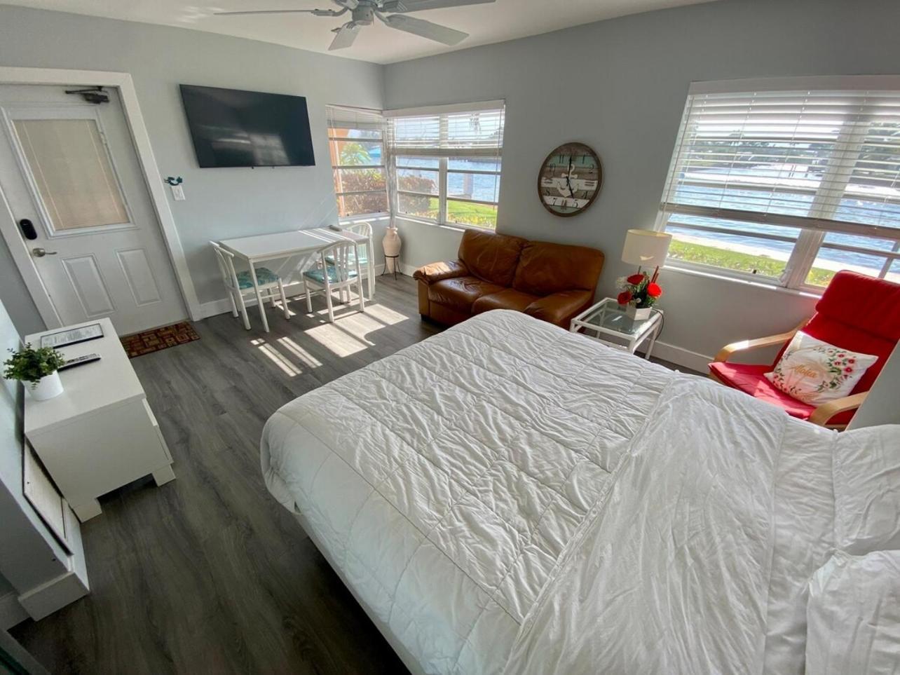 Studio Intracoastal Views! 5 Min Walk To The Beach Villa Pompano Beach Exteriör bild